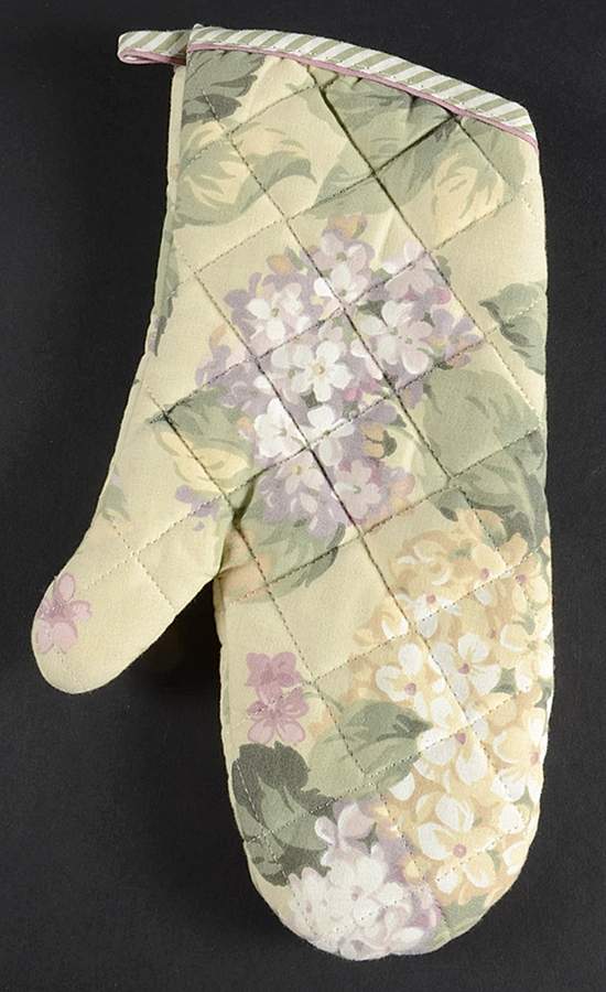 Hydrangea Cloth Oven Mitt by Martha Stewart-1