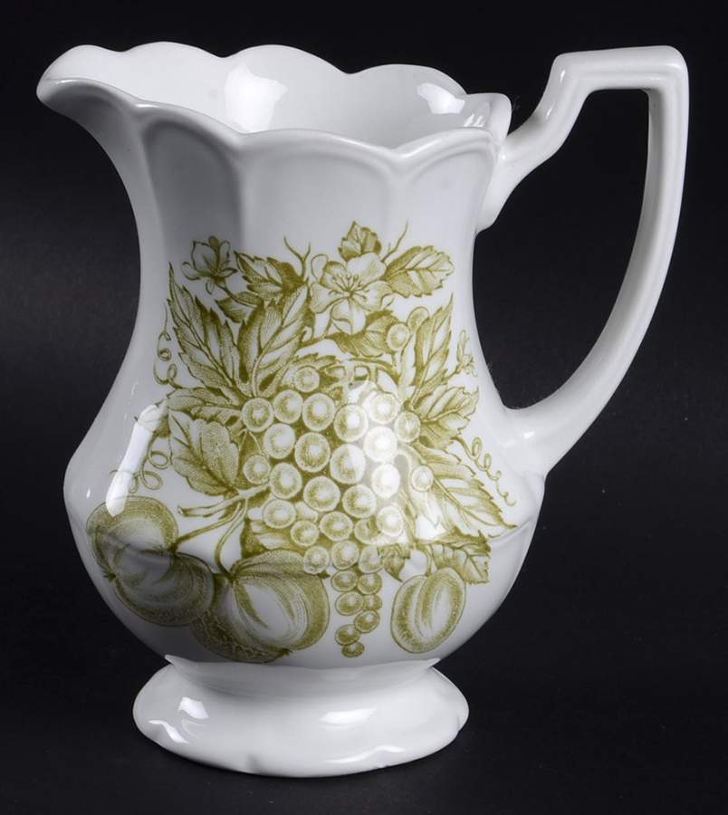 Bountiful Green Creamer by J & G Meakin-1