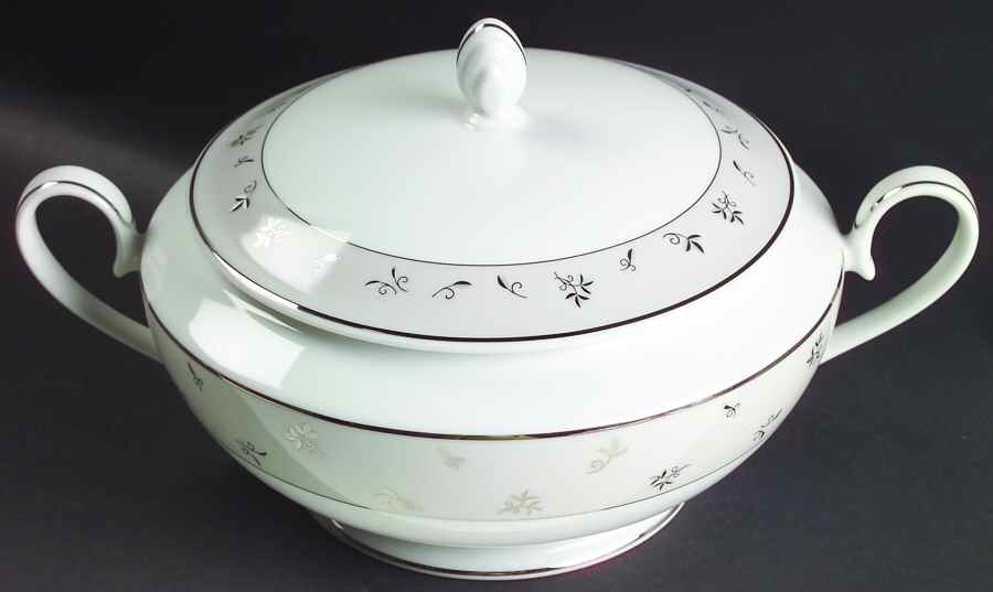 Cachemire 2 Qt Round Covered Casserole by Mikasa-1