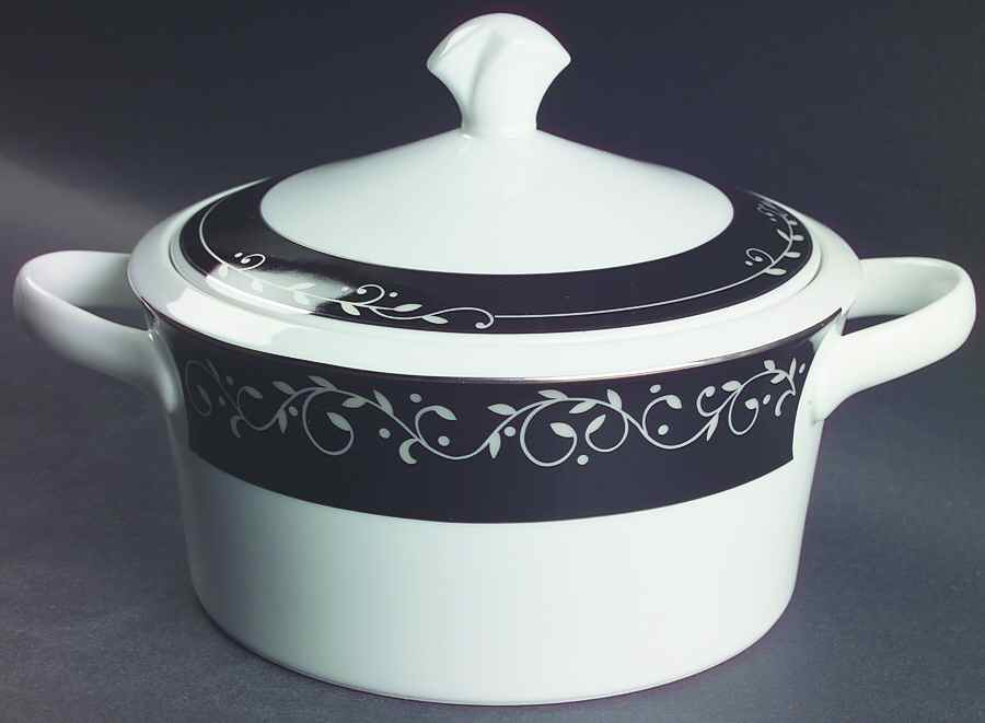 Organdi 2 Qt Round Covered Casserole by Mikasa-1