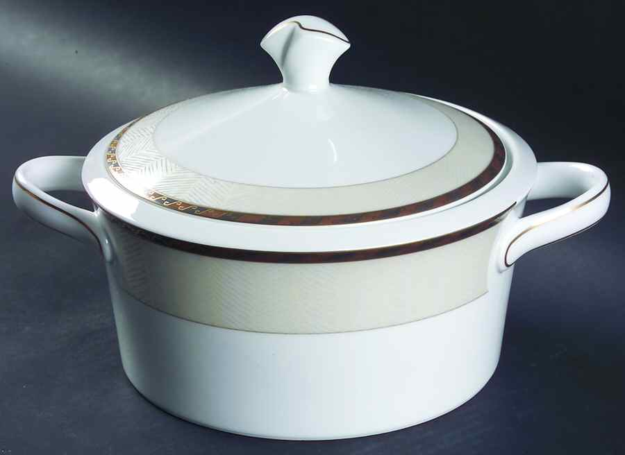 Corsica 2 Qt Round Covered Casserole by Mikasa-1