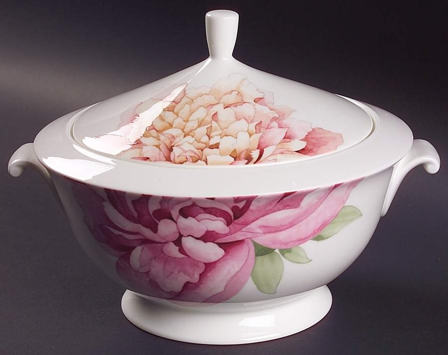 Peony (AK049, Elite Bone) 2 Qt Round Covered Casserole by Mikasa-1