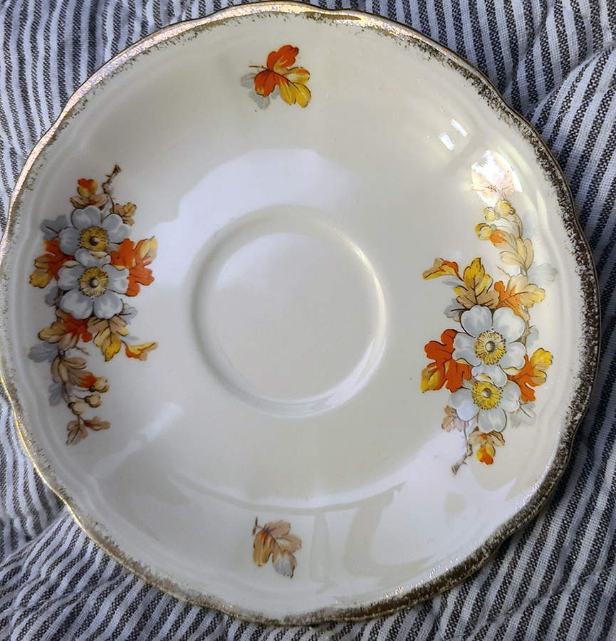 Hillingdon Saucer by Alfred Meakin-1
