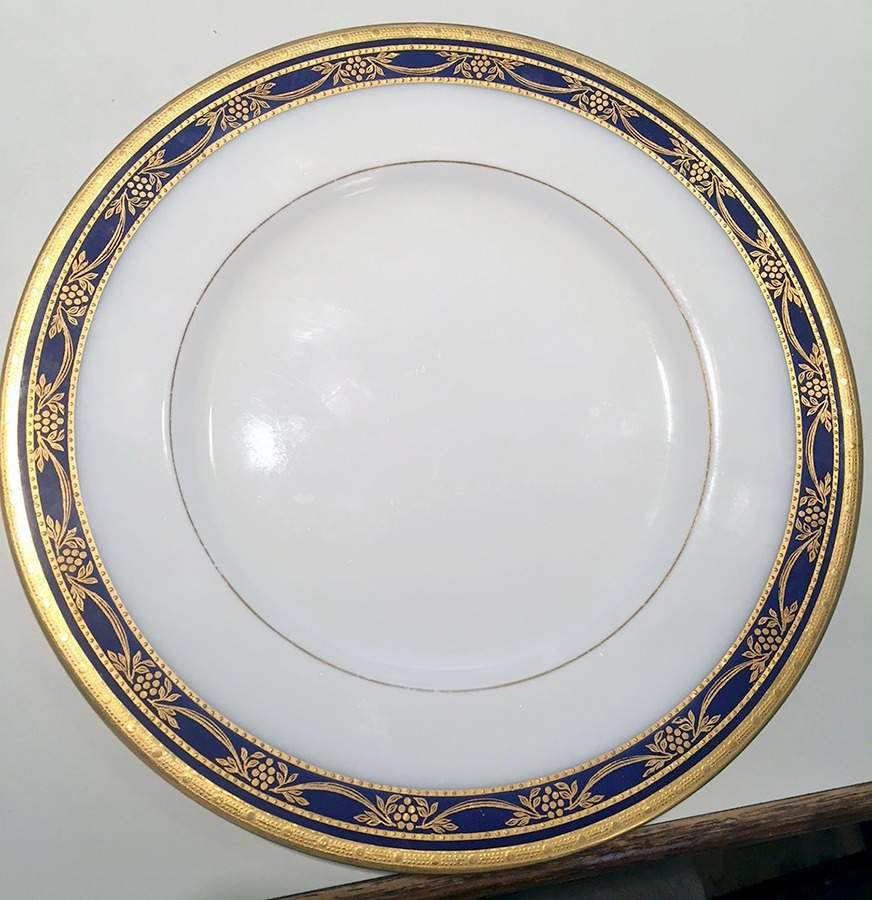 H2562 Dinner Plate by Minton-1