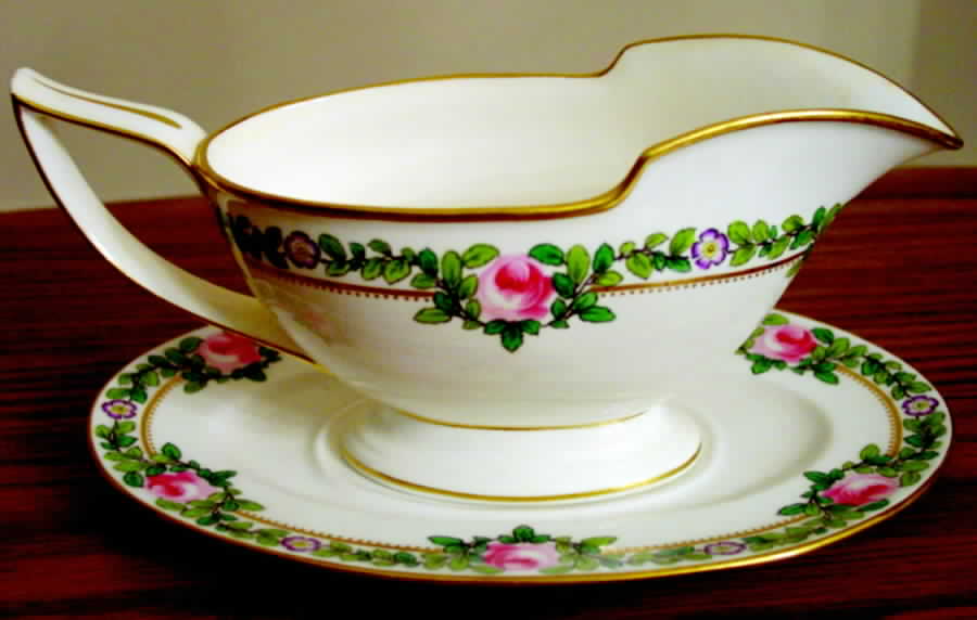 H2820 Gravy Boat & Underplate by Minton-1