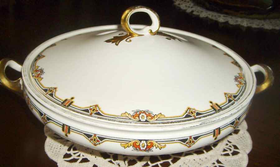 MEK170 Round Covered Vegetable by J & G Meakin-1