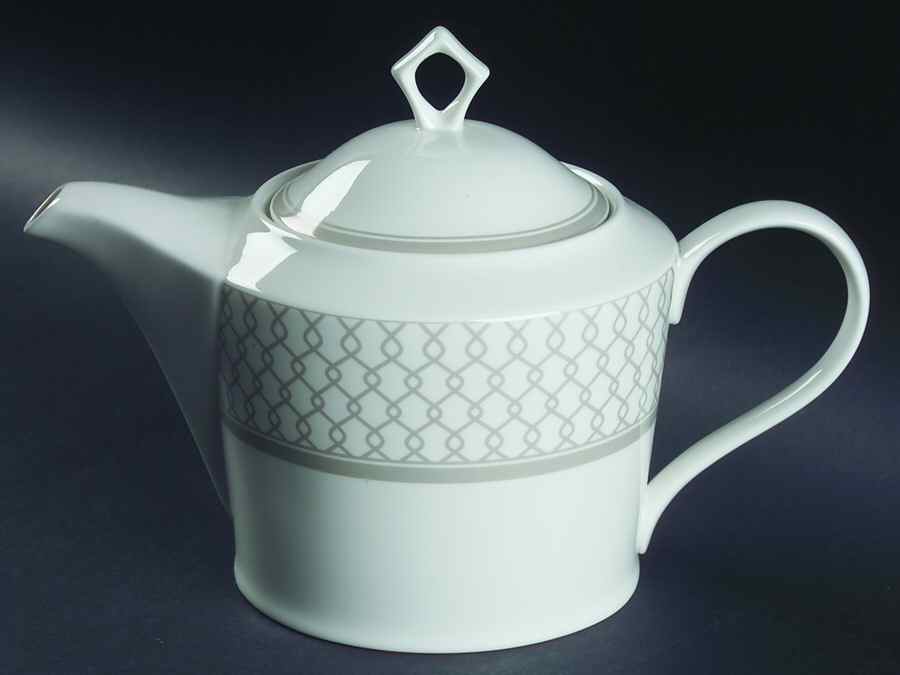 Venetian Link Teapot & Lid by Mikasa-1