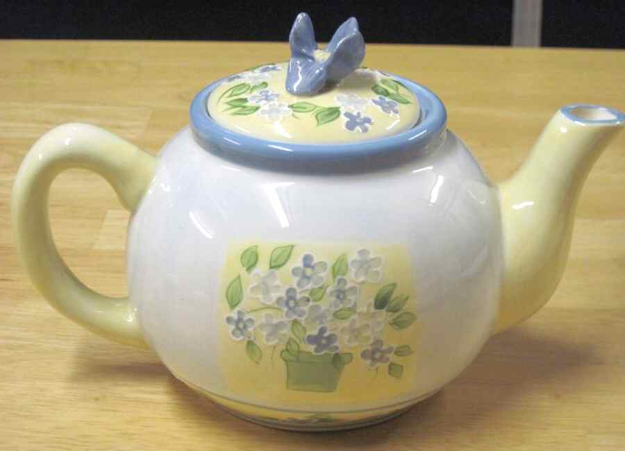 Isabella Teapot & Lid by Mesa Intl-1