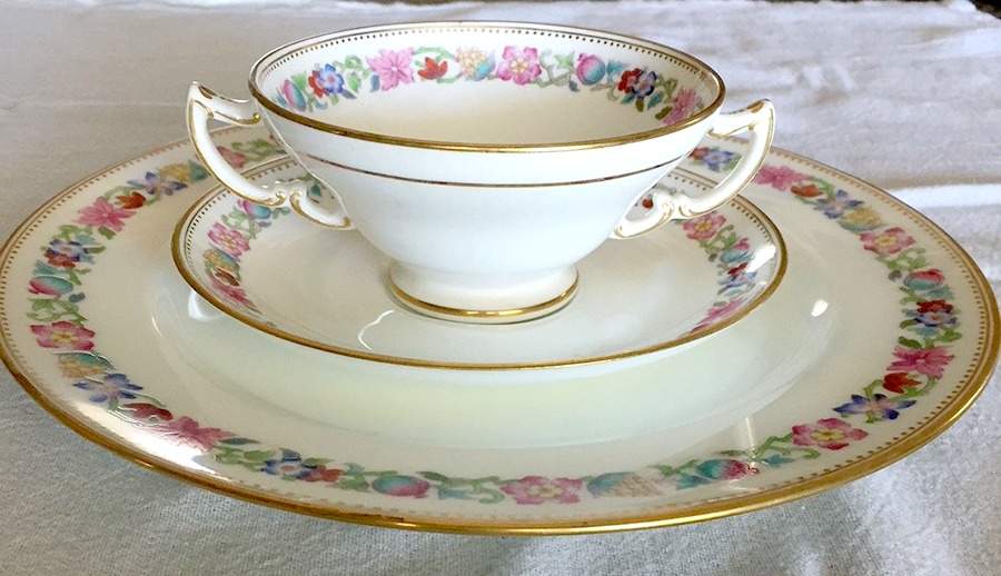 H2499 Footed Cream Soup Bowl & Saucer Set by Minton-1