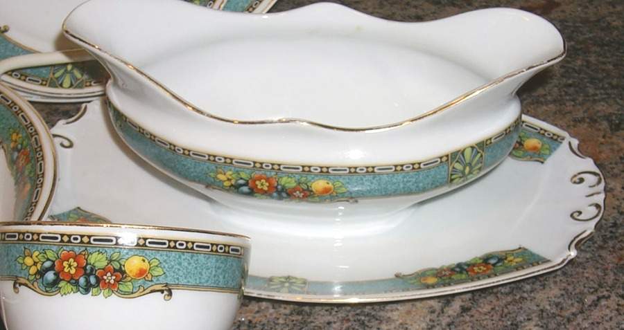 MPC27 (No Lustre) Gravy Boat with Attached Underplate by Mepoco-1