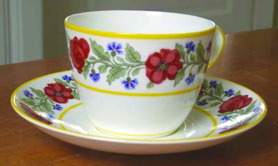 Poppies Flat Cup & Saucer Set by Minton-1
