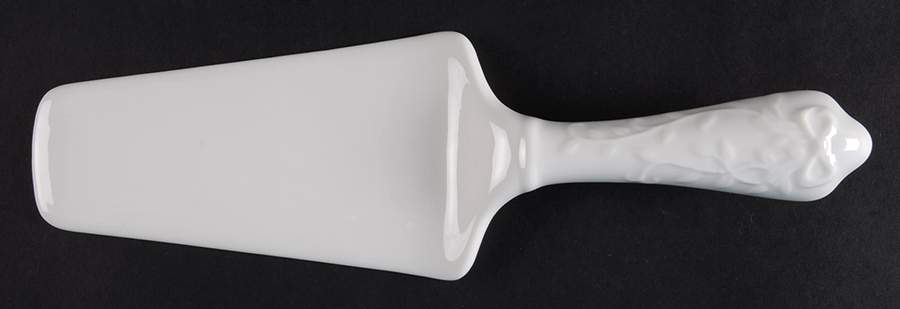 Floral Vine Solid Ceramic Pie/Cake Server by Mikasa-1