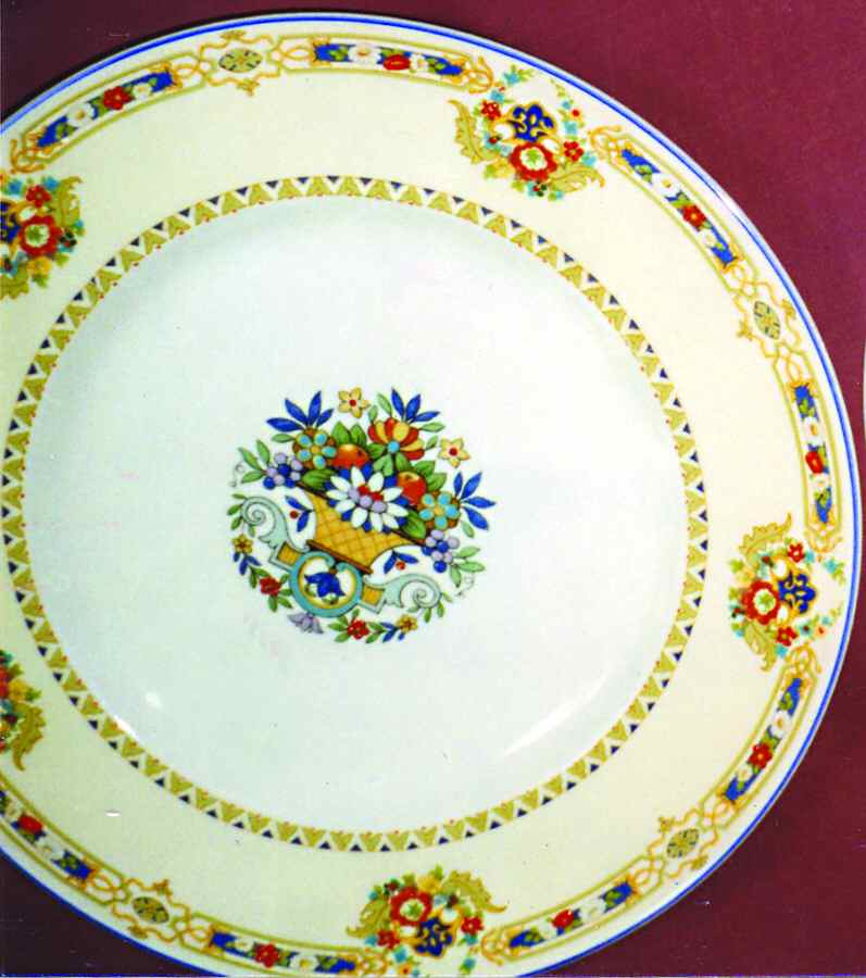 MEA190 Dinner Plate by Alfred Meakin-1