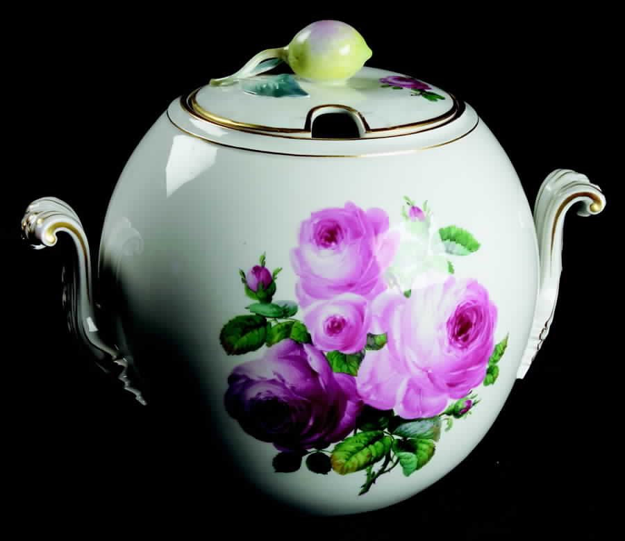 MSS110 Punch Bowl and Lid by Meissen (Germany)-1