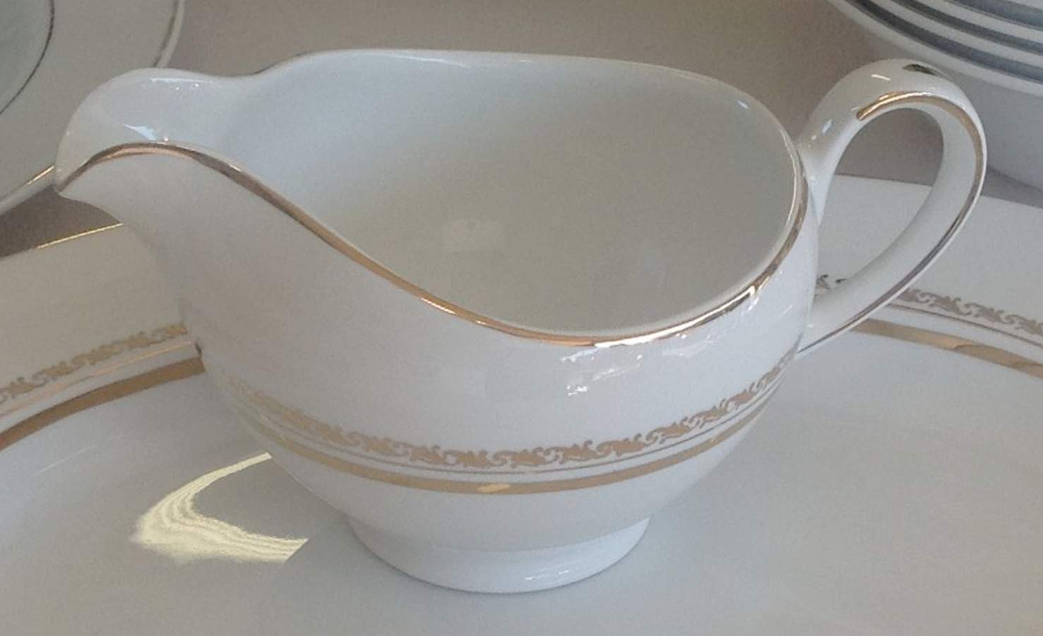 MEA198 Creamer by Alfred Meakin-1