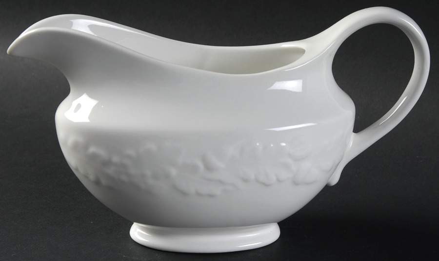 Acorn Gravy Boat by Martha Stewart-1