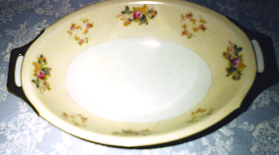 MEI946 9" Oval Vegetable Bowl by Meito-1