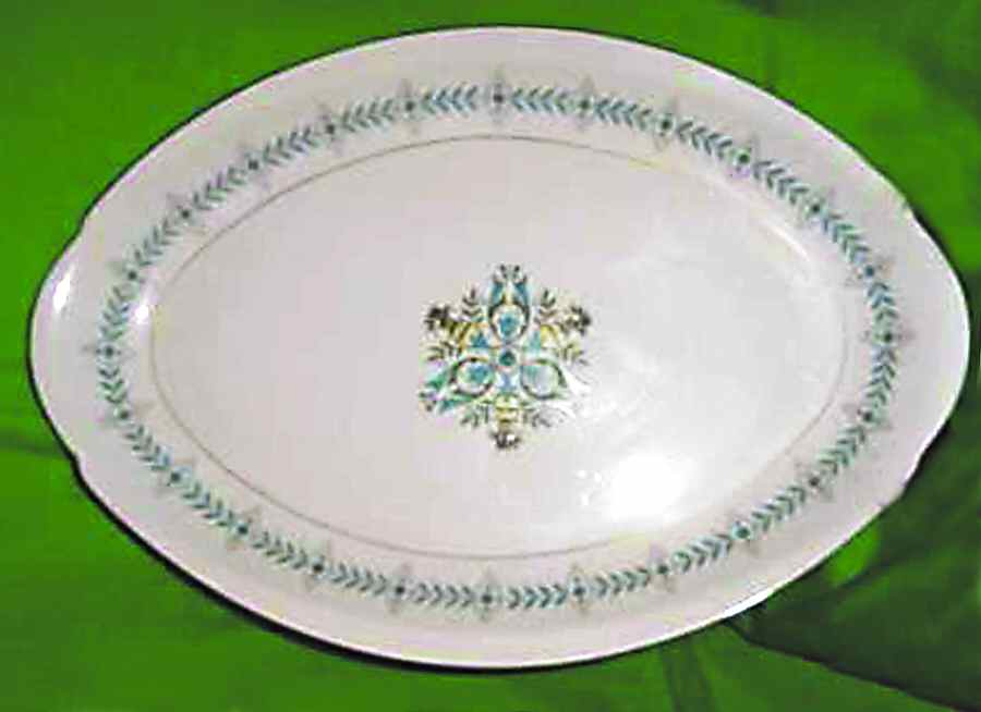 Heraldic 14" Oval Serving Platter by Meito-1