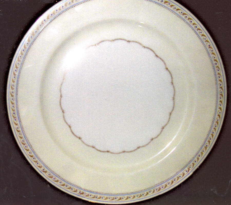 V1802 Dinner Plate by Meito-1
