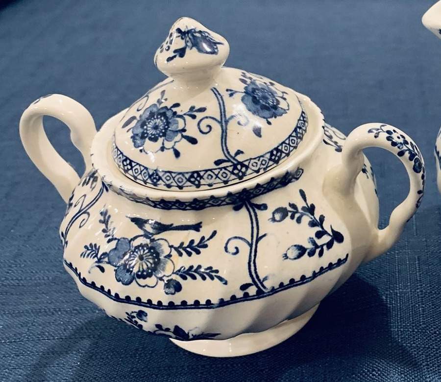 Bonsai Blue Sugar Bowl & Lid by J & G Meakin-1