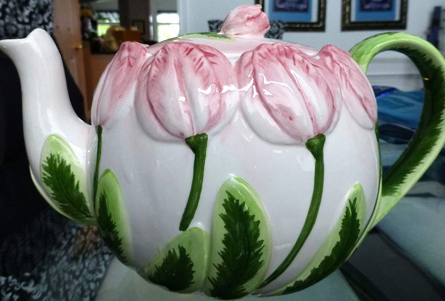 Tulip Time Teapot & Lid by Seymour Mann-1
