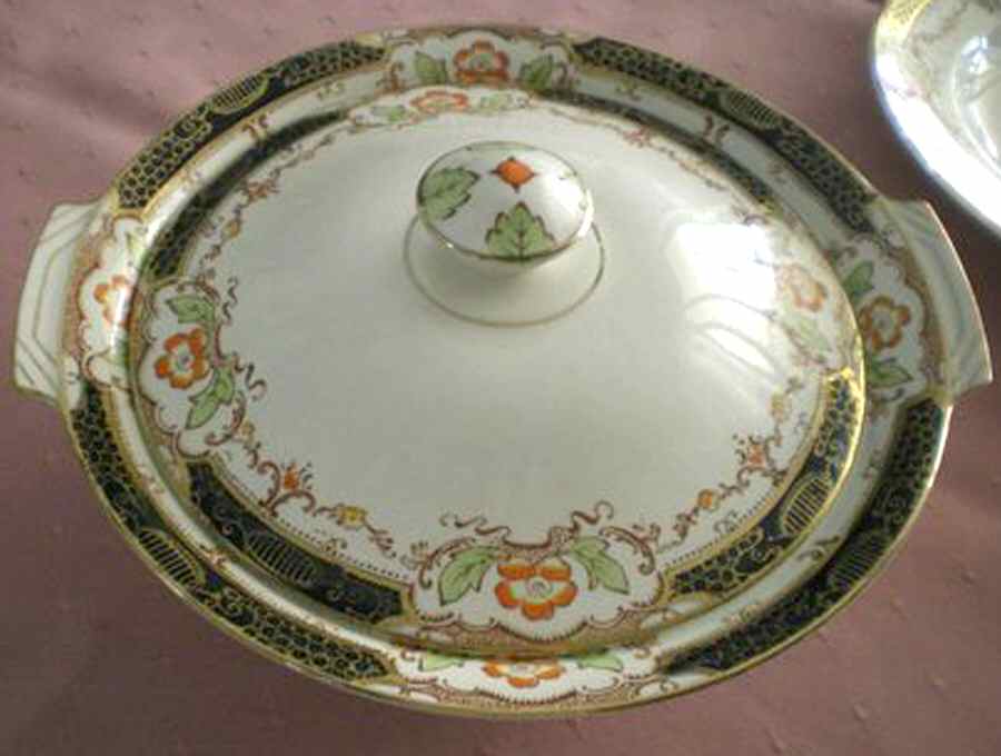 Hampton Round Covered Vegetable by Alfred Meakin-1