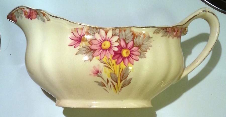 Quaker Gravy Boat by J & G Meakin-1