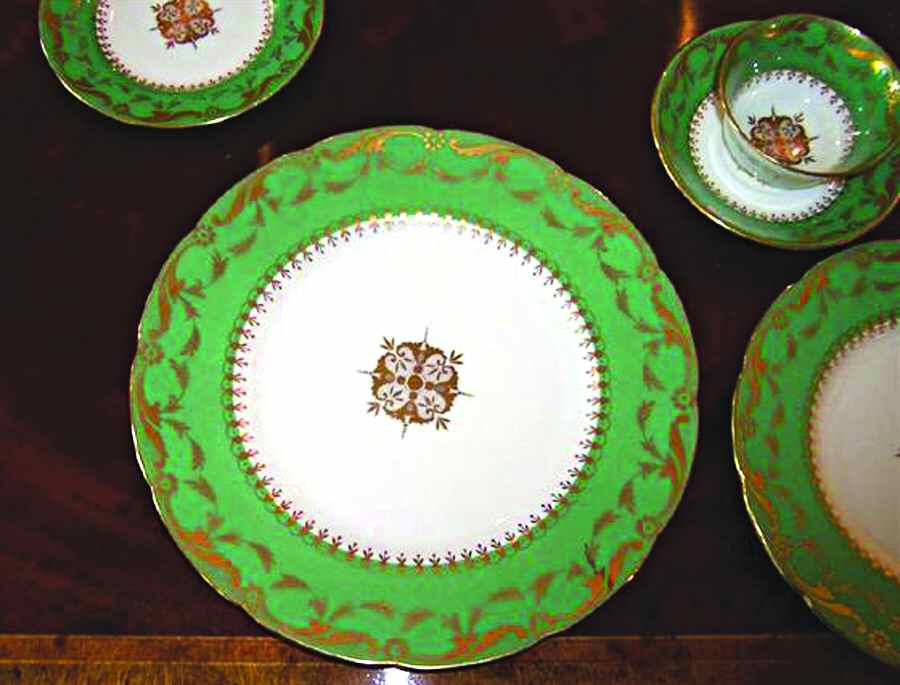 H4900 Green Dinner Plate by Minton-1