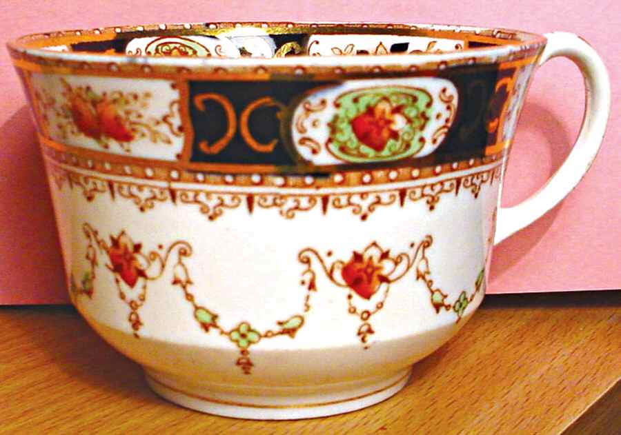 1242 Flat Cup by Melba-1