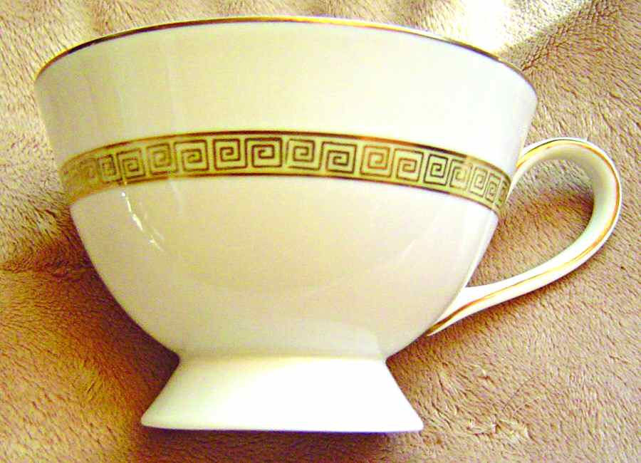 Ionic Footed Cup by Meito-1