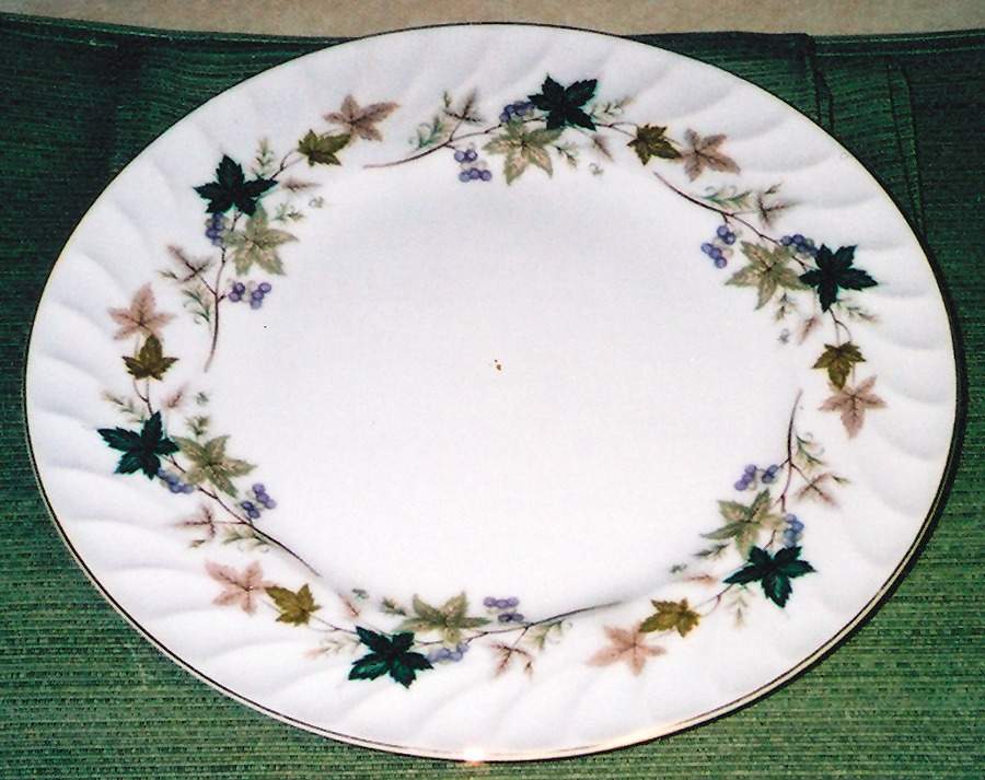 MAF8 Dinner Plate by Mayfair (Japan)-1