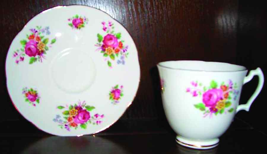 MEL21 Footed Cup & Saucer Set by Melba-1