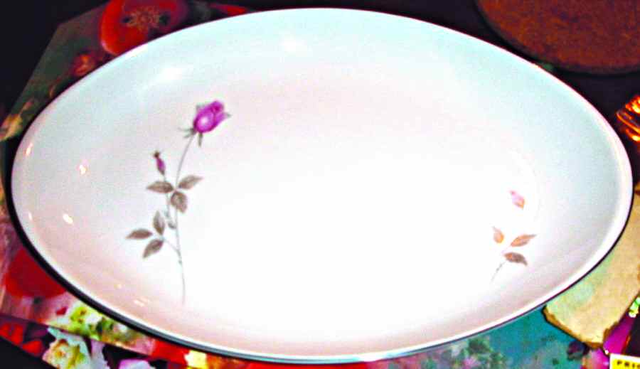 Rosedale 16" Oval Serving Platter by Meito-1