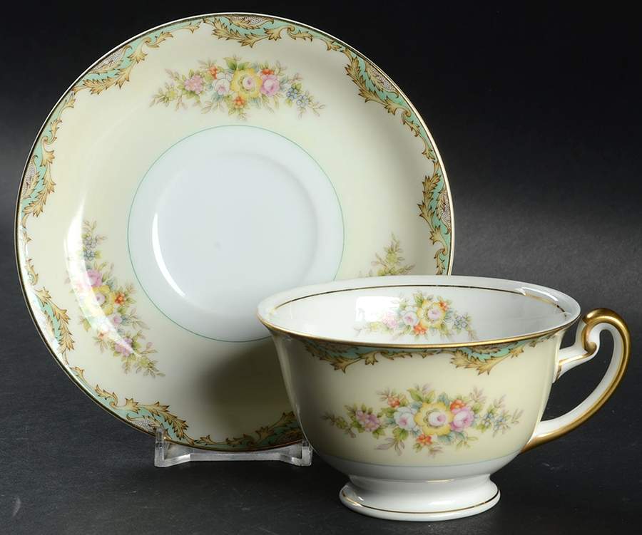 MEI989 Footed Cup & Saucer Set by Meito-1