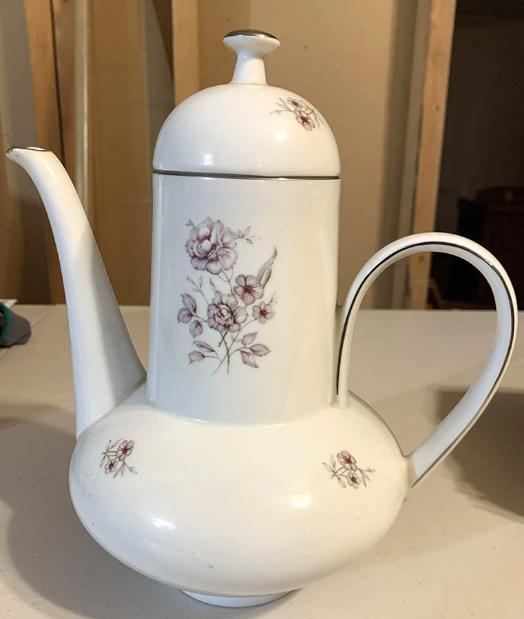 23899 Coffee Pot & Lid by Margarete-1
