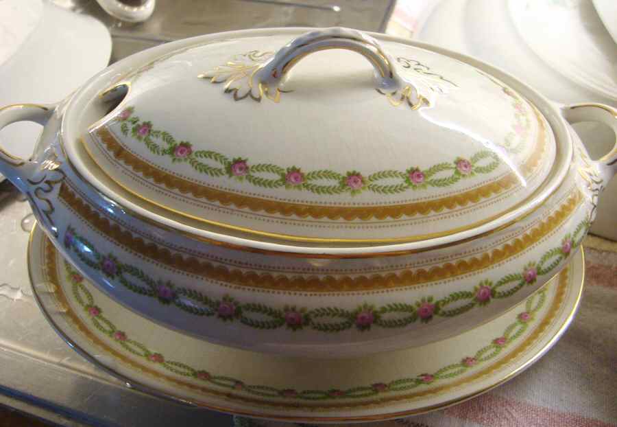 MEA230 Tureen &  Lid by Alfred Meakin-1