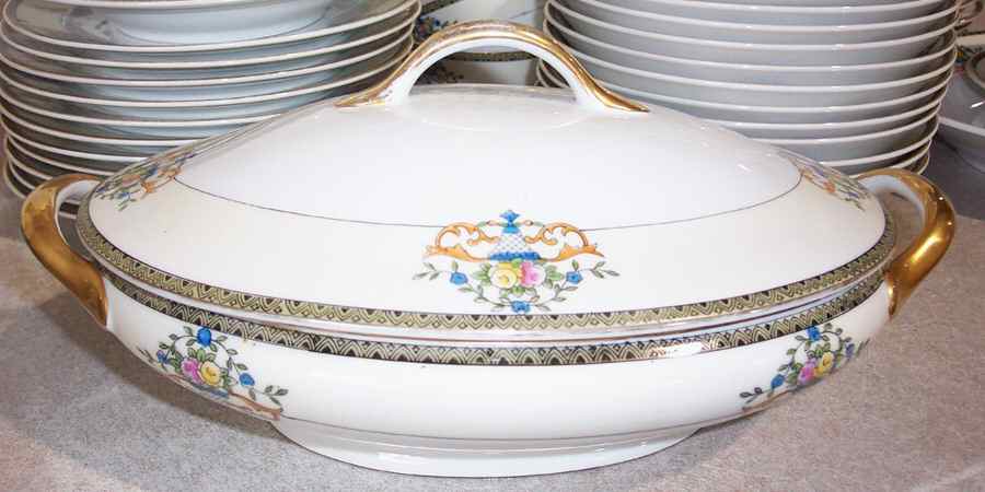 MEI992 Oval Covered Vegetable by Meito-1