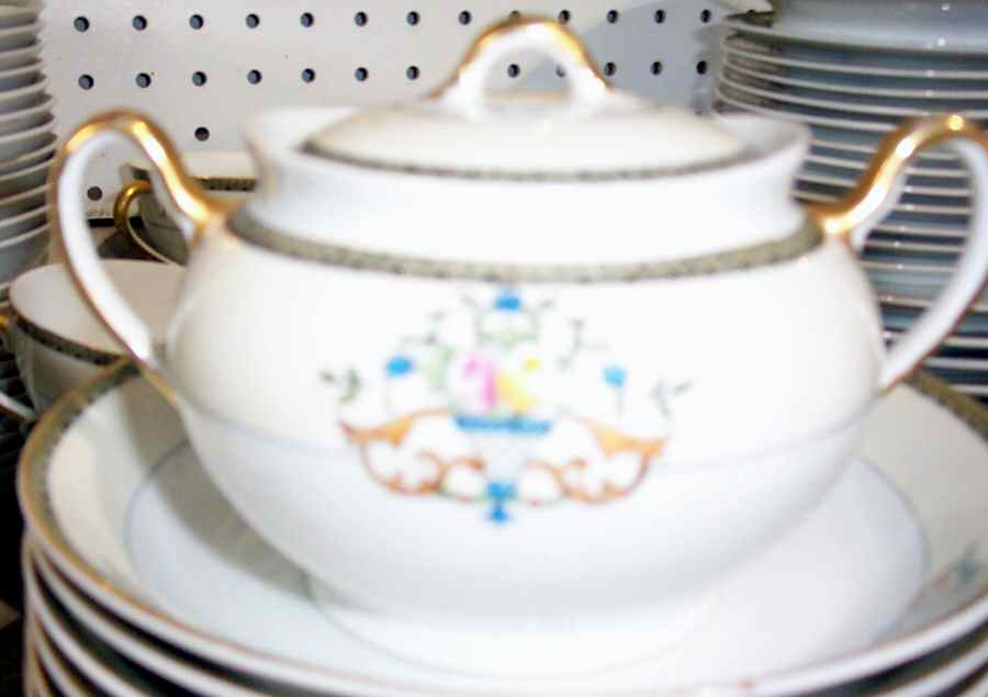 MEI992 Sugar Bowl & Lid by Meito-1