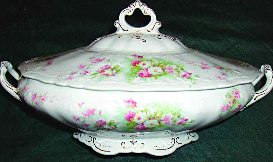 Summer Round Covered Vegetable by John Maddock & Sons-1