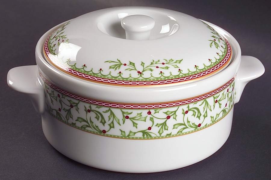 Holiday Traditions 1 Qt Round Covered Casserole by Mikasa-1