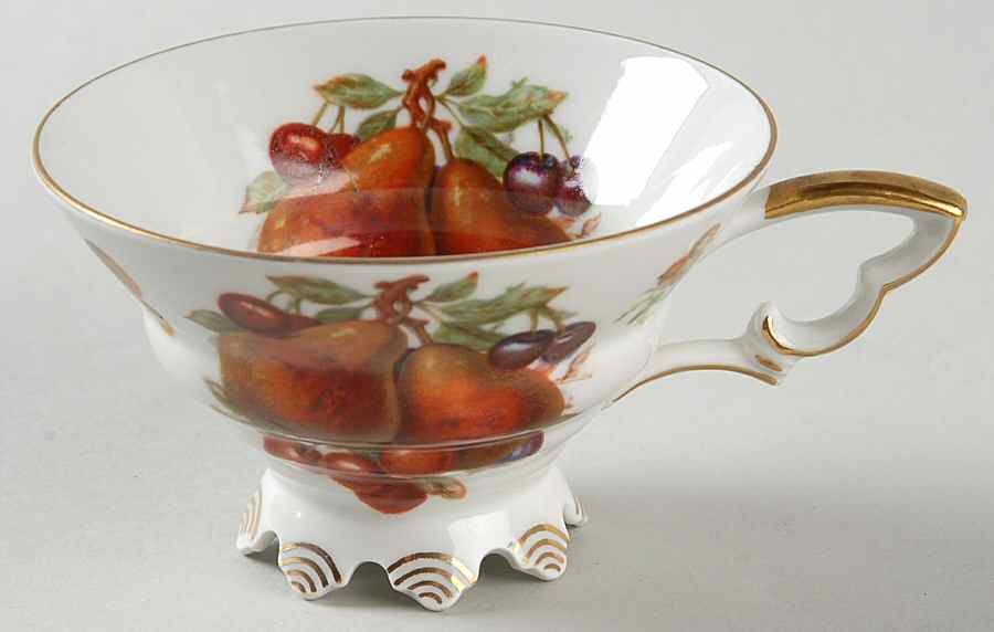 MIT209 Footed Cup by Mitterteich-1