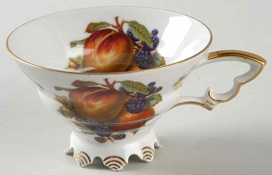 MIT209 Footed Cup by Mitterteich-1