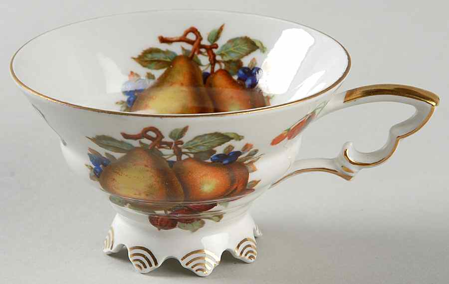 MIT209 Footed Cup by Mitterteich-1