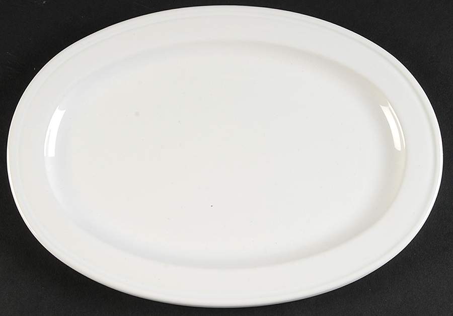 Convivio White 9" Oval Serving Platter by Match Pewter-1
