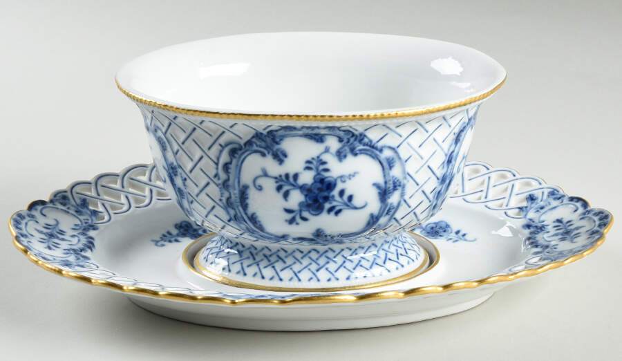 Blue Onion (Pierced, Gold Trim) Sauce Boat with Attached Underplate No Lid by Meissen (Germany)-1