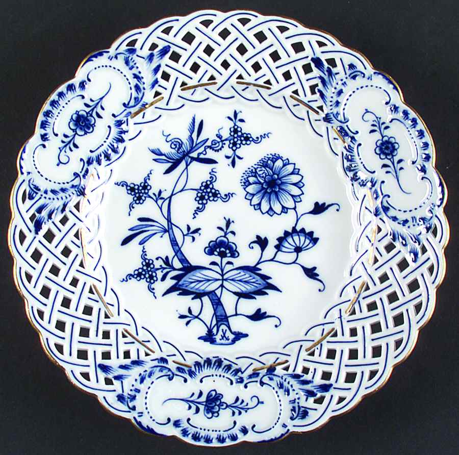 Blue Onion (Pierced, Gold Trim) Salad Plate by Meissen (Germany)-1