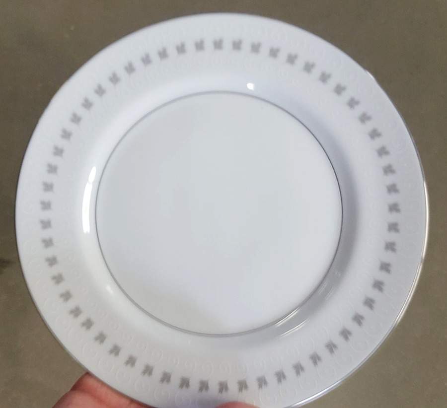 Riverdale Dinner Plate by Mikasa-1