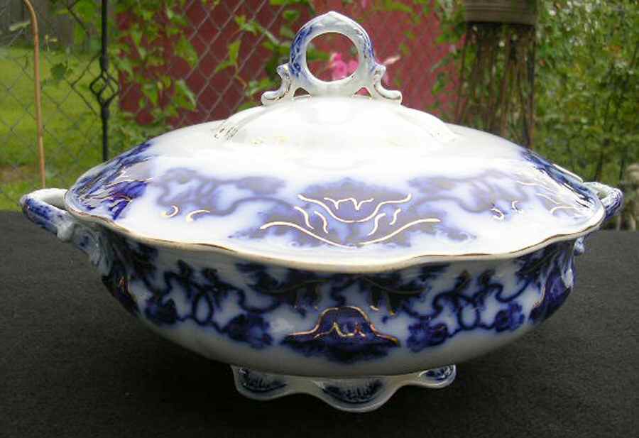 Hartwell Blue Round Covered Vegetable by Alfred Meakin-1