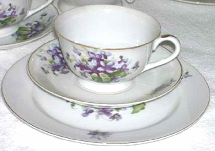 MJ17 Footed Cup & Saucer Set by M Japan-1