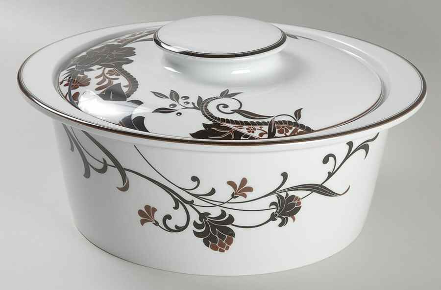 Cocoa Blossom 2.5 Qt Round Covered Casserole by Mikasa-1